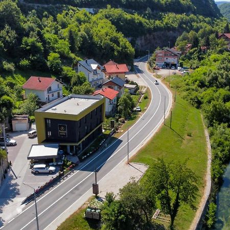 Hotel Premium Яйце Екстер'єр фото