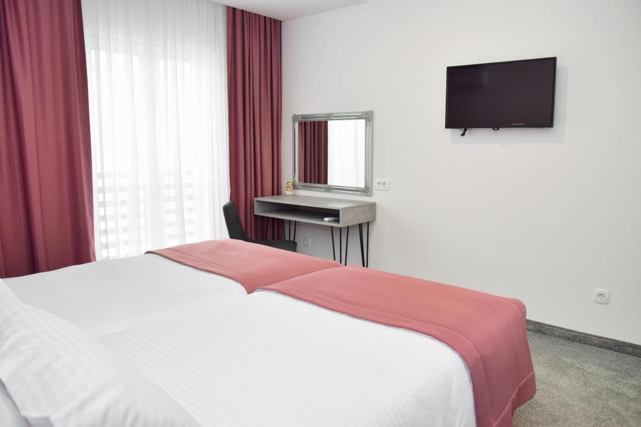 Hotel Premium Яйце Екстер'єр фото