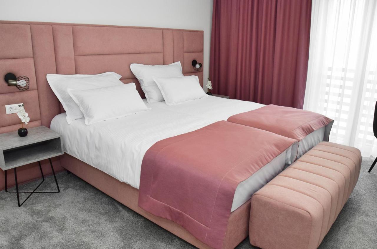 Hotel Premium Яйце Екстер'єр фото