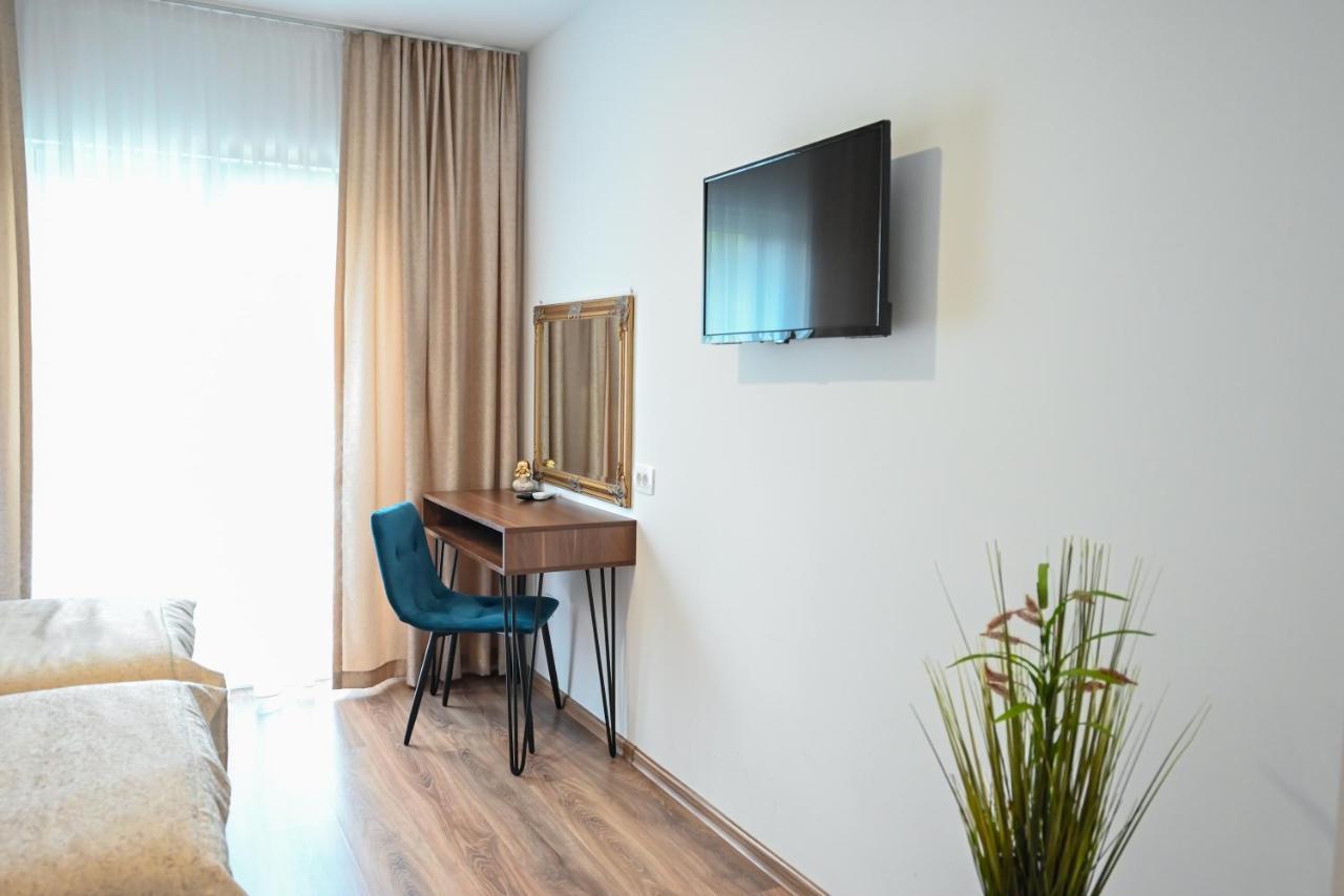 Hotel Premium Яйце Екстер'єр фото