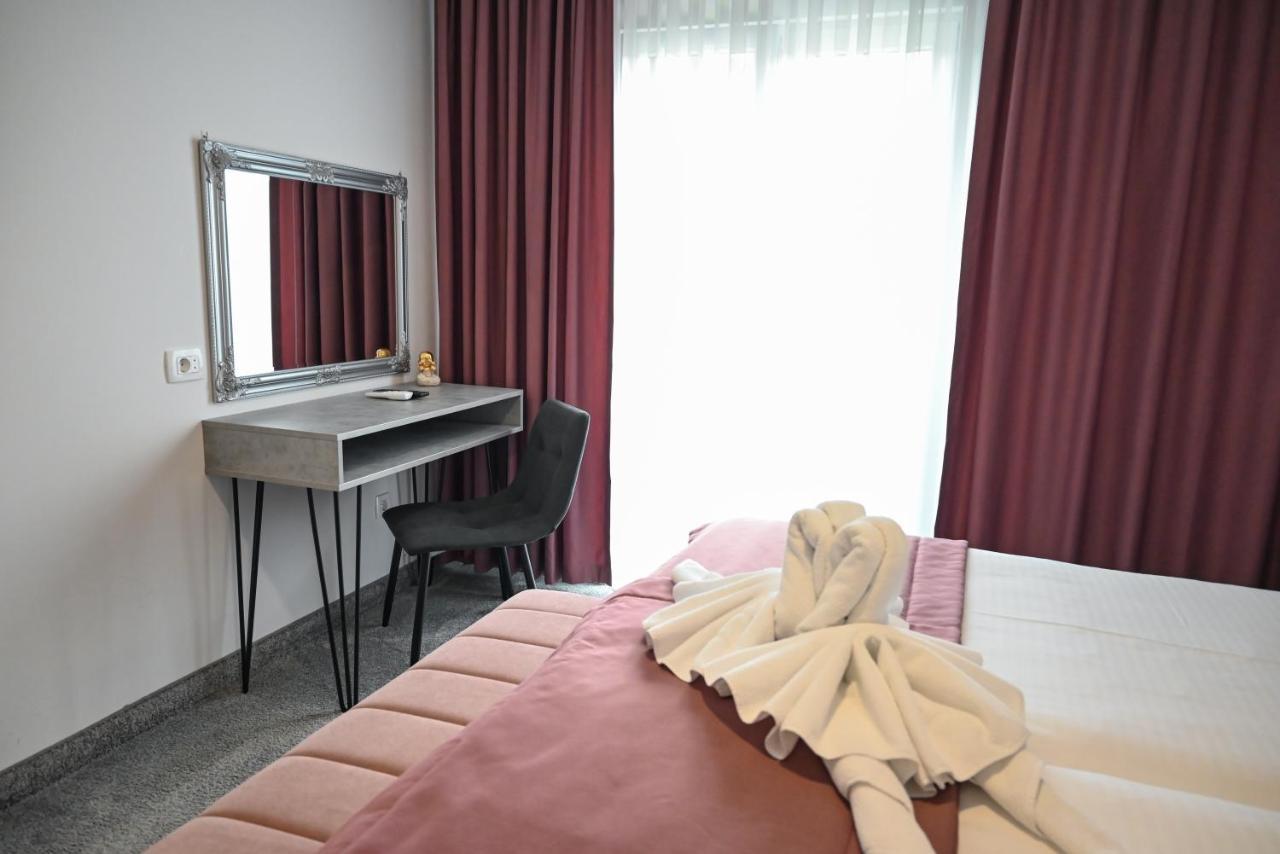 Hotel Premium Яйце Екстер'єр фото